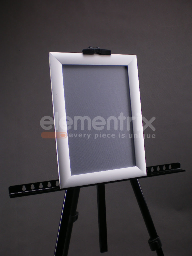 A4 Reklamní tabule se zaklapávacím rámem 25mm