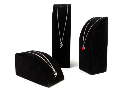 Hranol, stojánek, dekolt na šperky 19,5cm černý samet