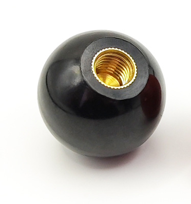 Koule s mosazným závitem prům. 25mm M6