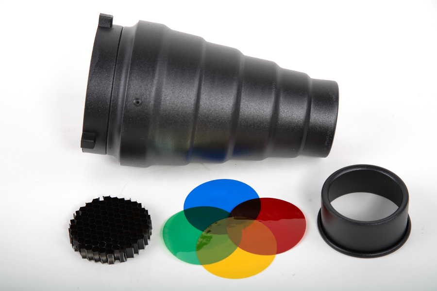 Komínček s farebnými filtrami a voštinou s bajonetom Bowens