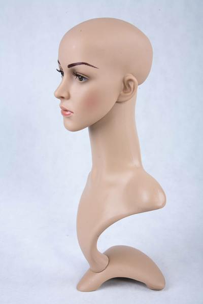 Aranžérska hlava žena s mejkapom