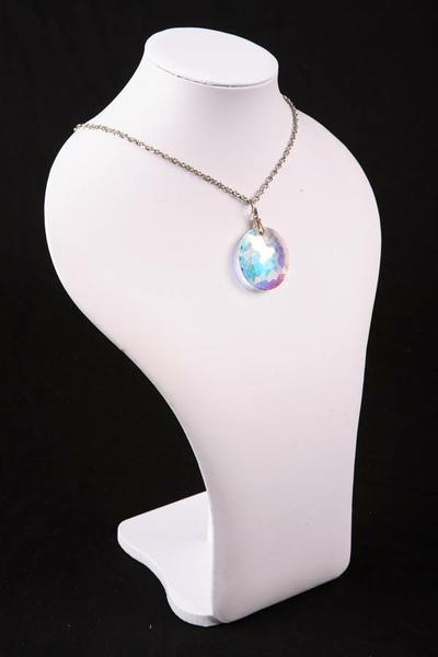 Dekolt na šperky výška 41cm biela koža