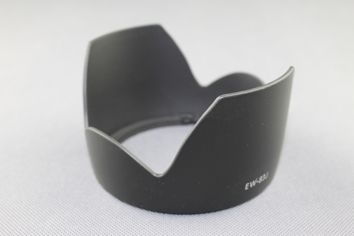 Slnečná clona EW-83J pre Canon