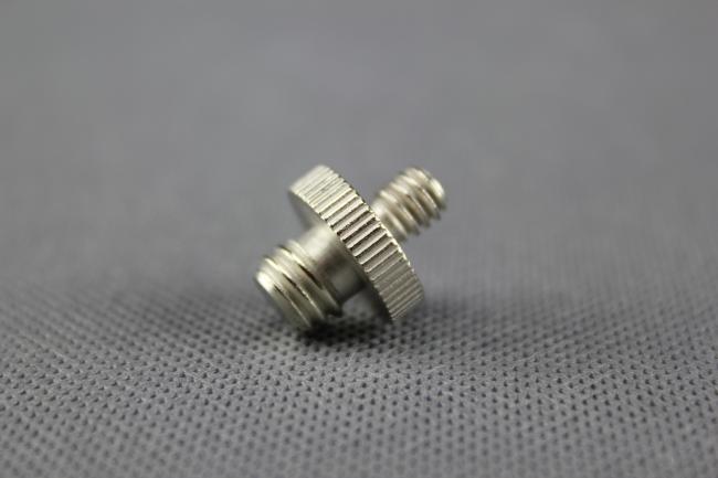 Spojovací statívový skrutku 3/8 "na 1/4"
