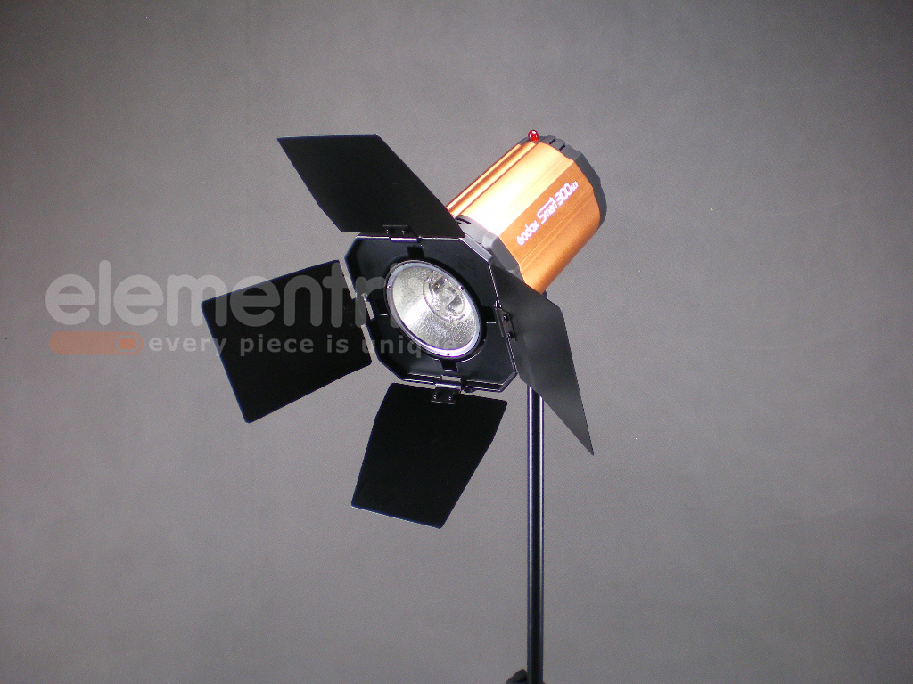 Klapky s farebnými filtrami a voštinou pre Miniblesk