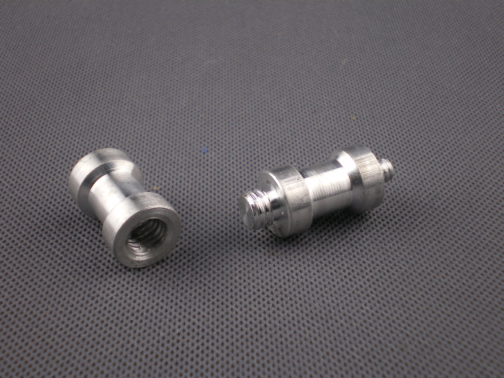 2 x Statívový čap 5/8 "so závitmi 1/4" a 3/8 "