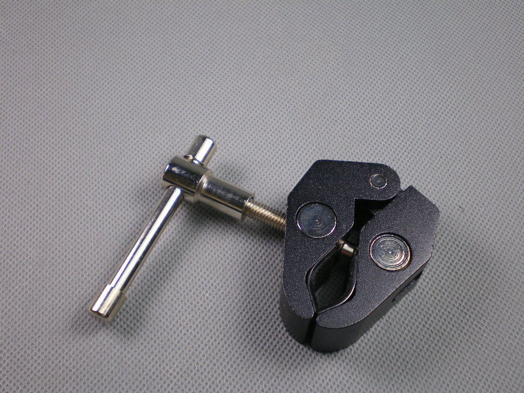 Video svorka so závitmi 1/4 "a 3/8"