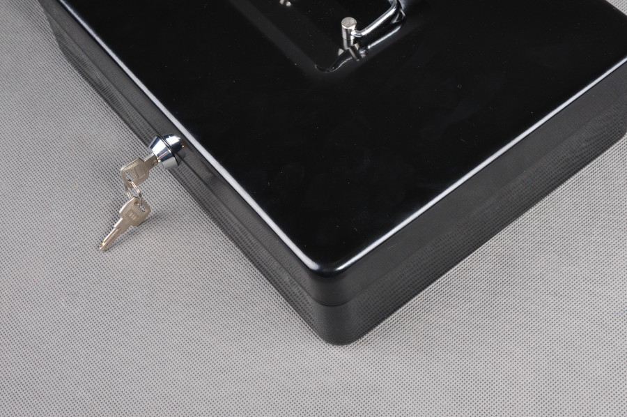 Trezor, prenosná pokladňa 200 čierna