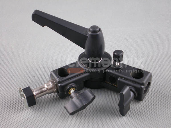 Držiak, kĺb s čapom a sánkami