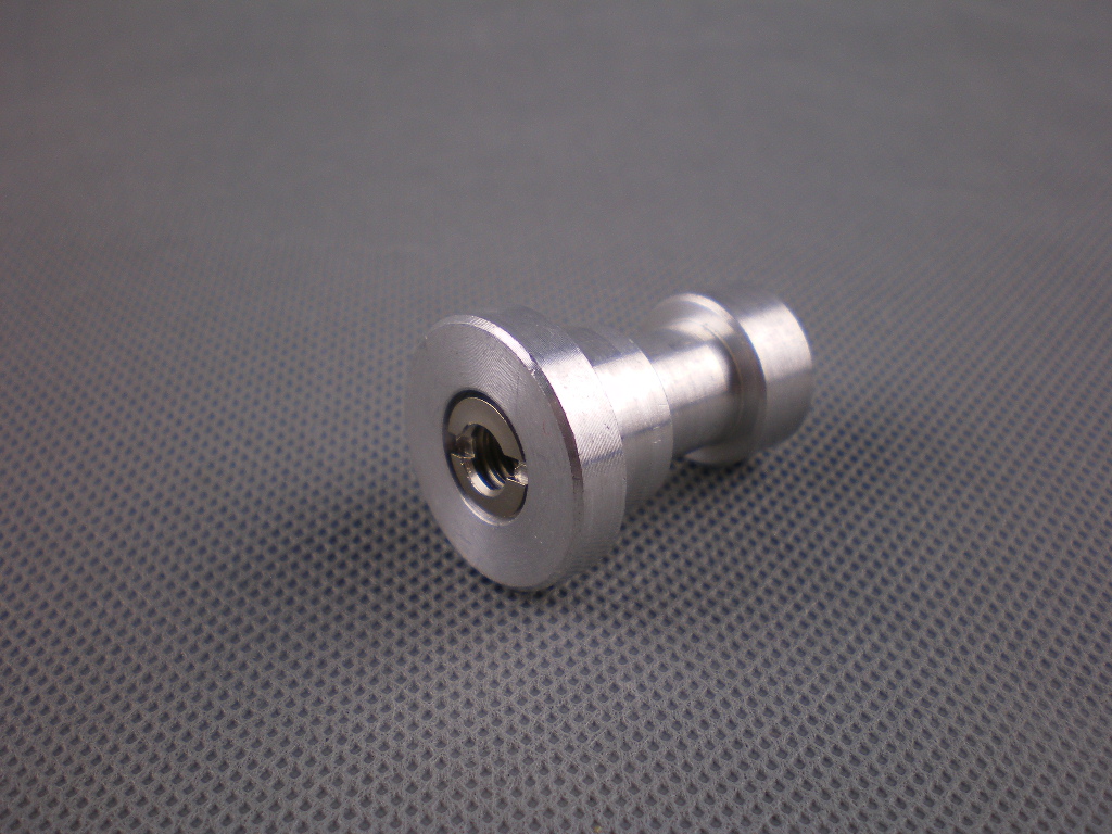 Statívový čap 5/8 "so závitmi 1/4" a 3/8 "