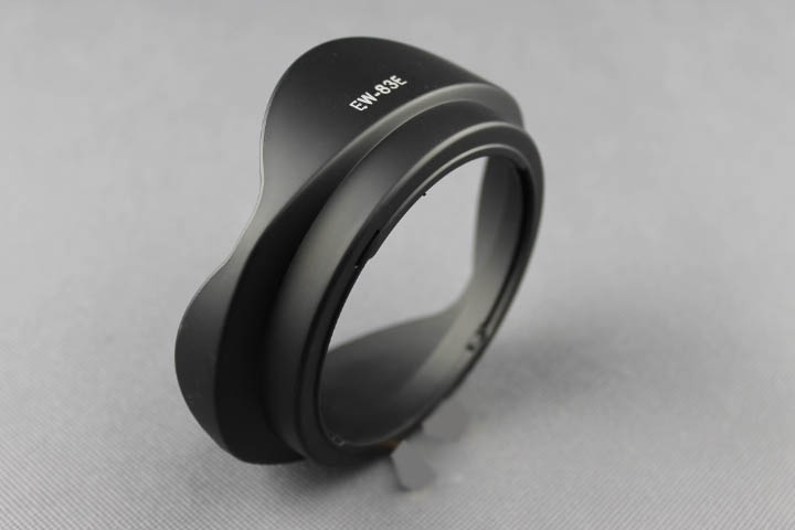 Slnečná clona EW-83E pre Canon