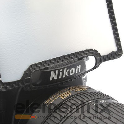 Univerzálny difuzér pre interný blesk