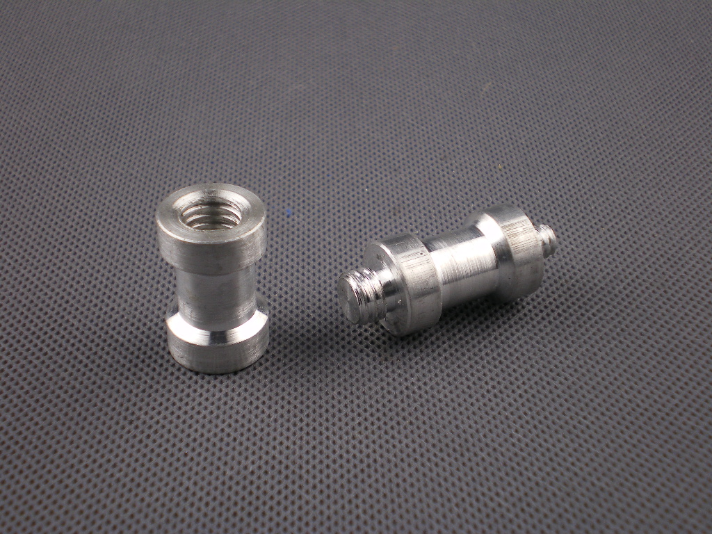 2 x Statívový čap 5/8 "so závitmi 1/4" a 3/8 "