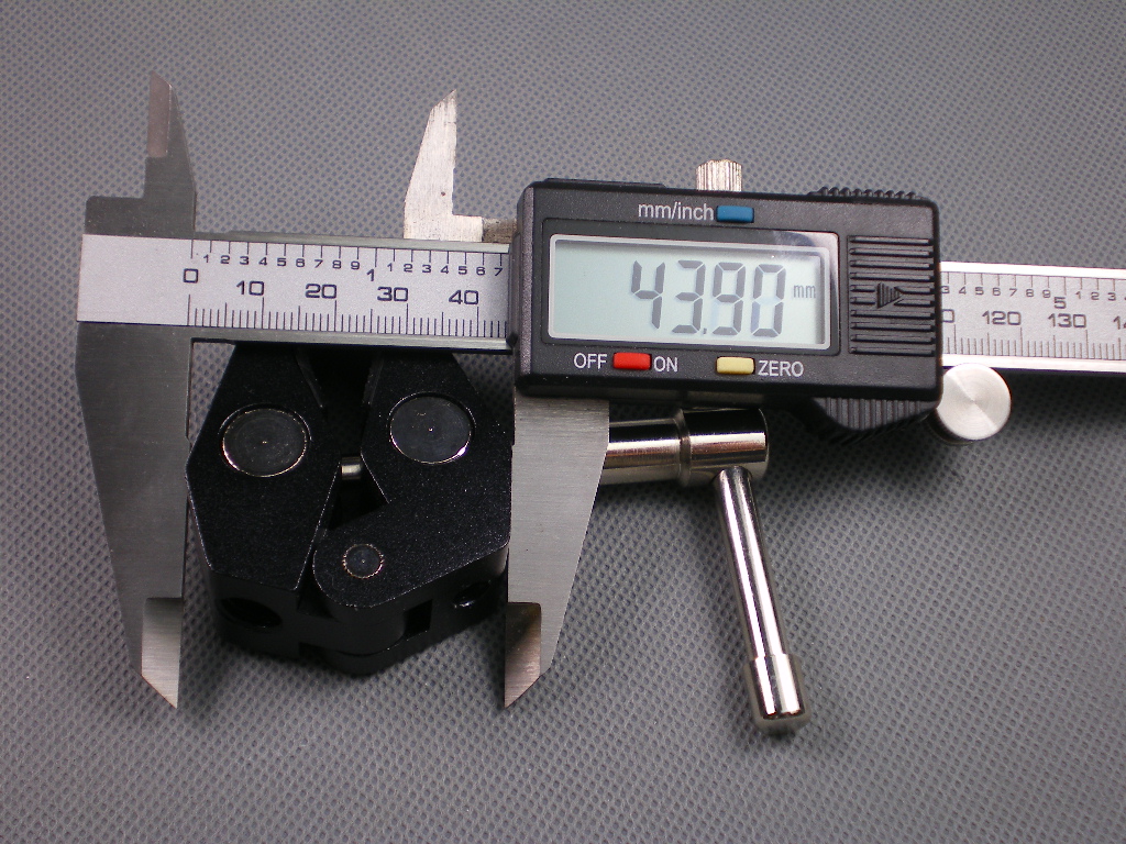 Video svorka so závitmi 1/4 "a 3/8"