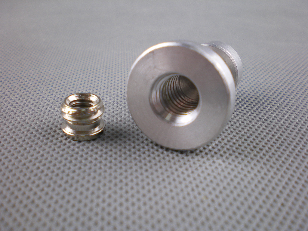 Statívový čap 5/8 "so závitmi 1/4" a 3/8 "