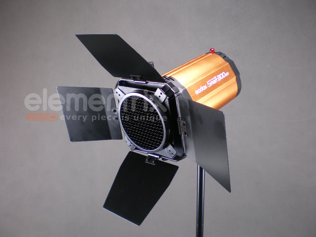 Klapky s farebnými filtrami a voštinou pre Miniblesk