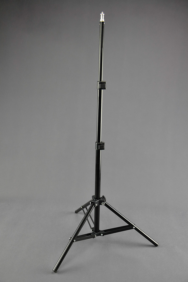Statív pre štúdiové svetlo 136cm ELEMENTRIX