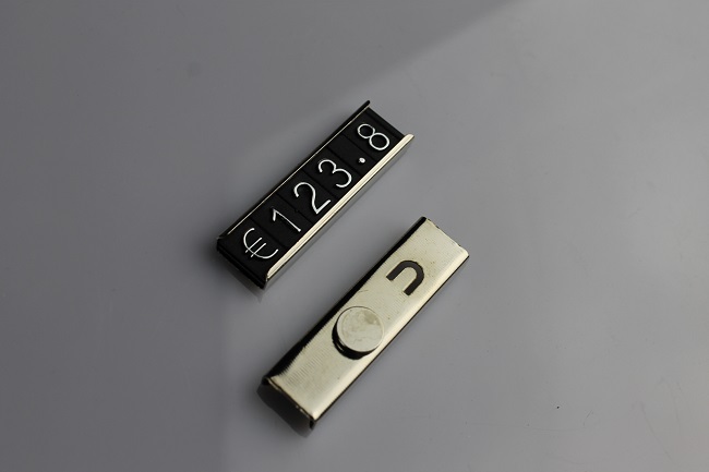 3D cenovky strieborné na šaty EUR s magnetom