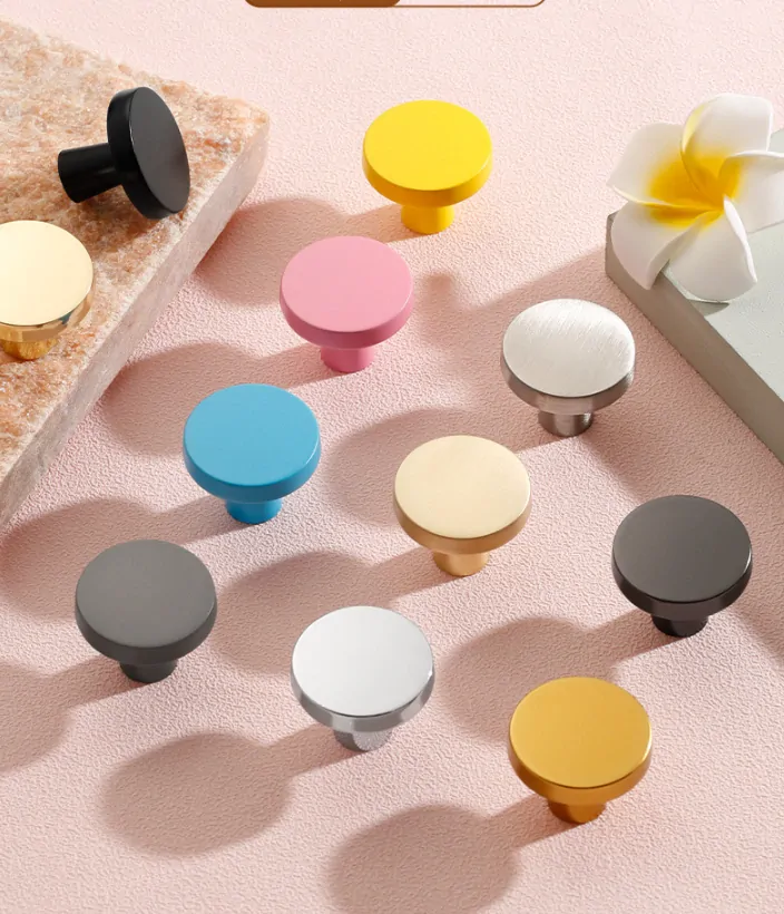 Knop knopka držadlo šuplíku 2578 stríeborný lesk