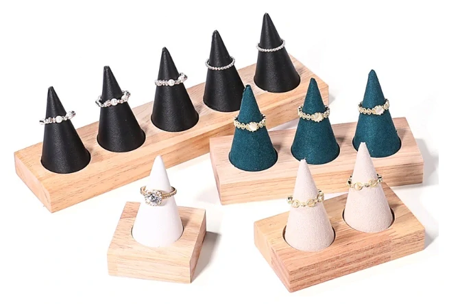 Stojanček, dekolt aranžovací zamatový prst 3x zeliený