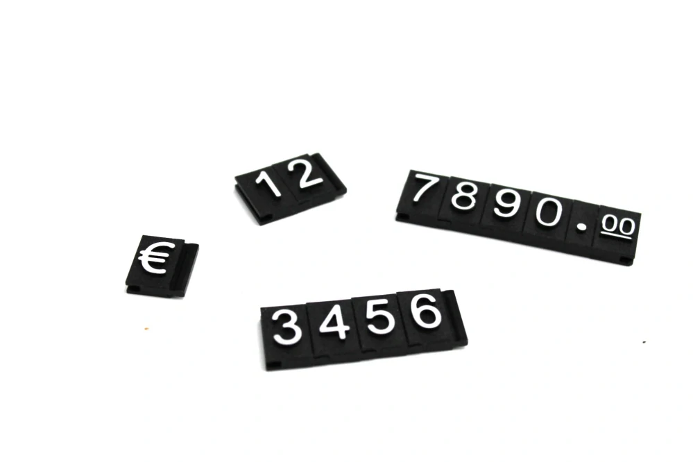 Plastové 3D cenovky rad čísel biely