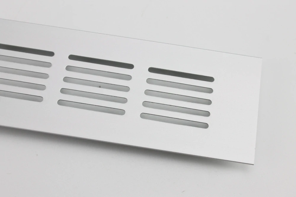 Hliníková vetracia mriežka 350 x 50mm 1ks