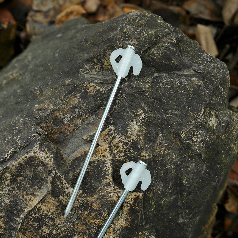 Žiariaci stanový kolík 21 cm 1ks