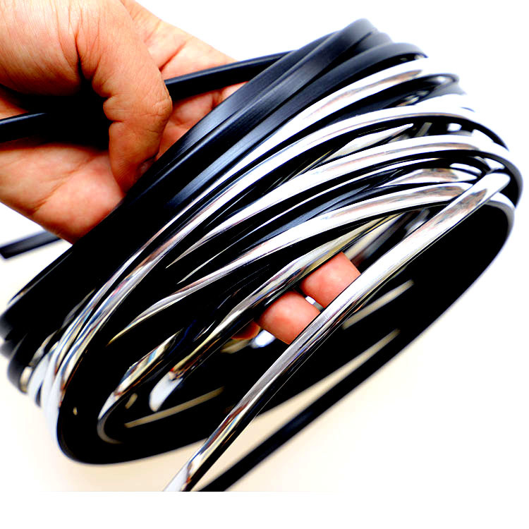 Ochranná lišta na hrany dverí auta - strieborná (5 m)