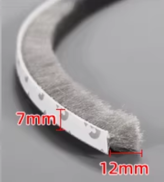 Kefové tesnenie samolepiace 5m x 7 x 12 mm šedé