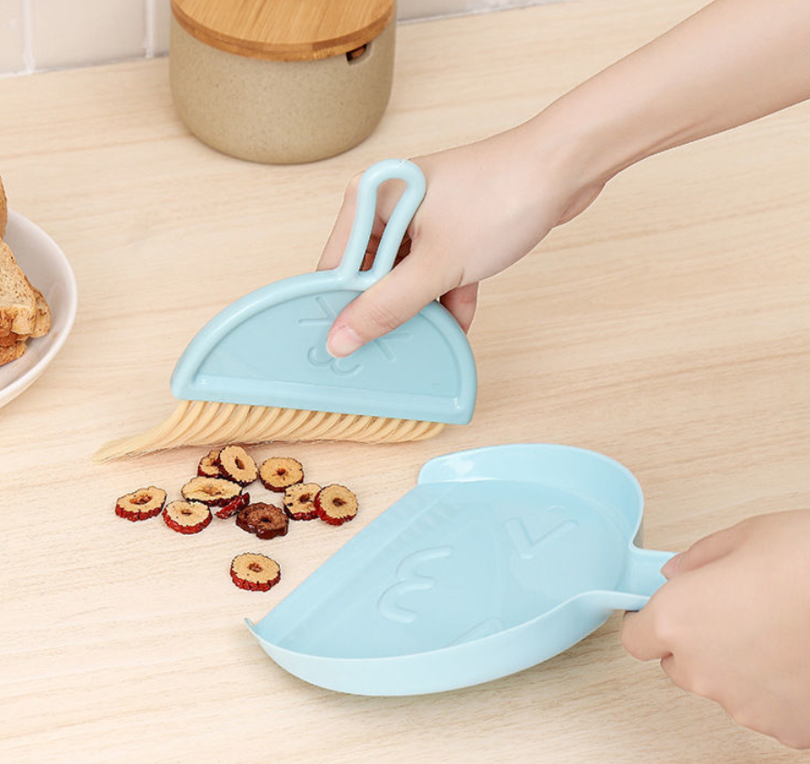 Stolová metlička s lopatkou – modrá