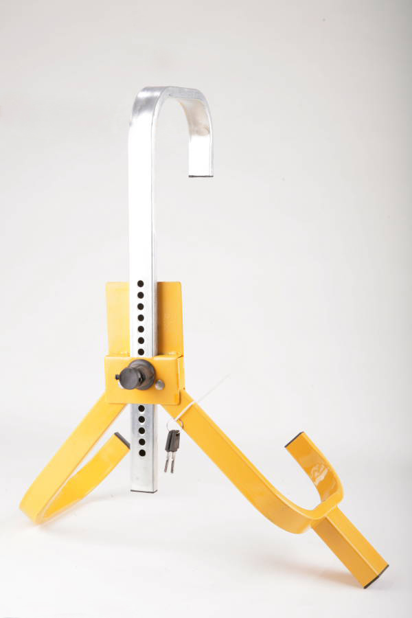 Zámok na koleso automobilu