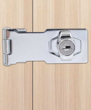 Dveřní petlice uzamykatelná 66mm 1ks