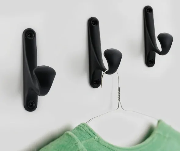 Nábytkový vešiak 88mm single čierny