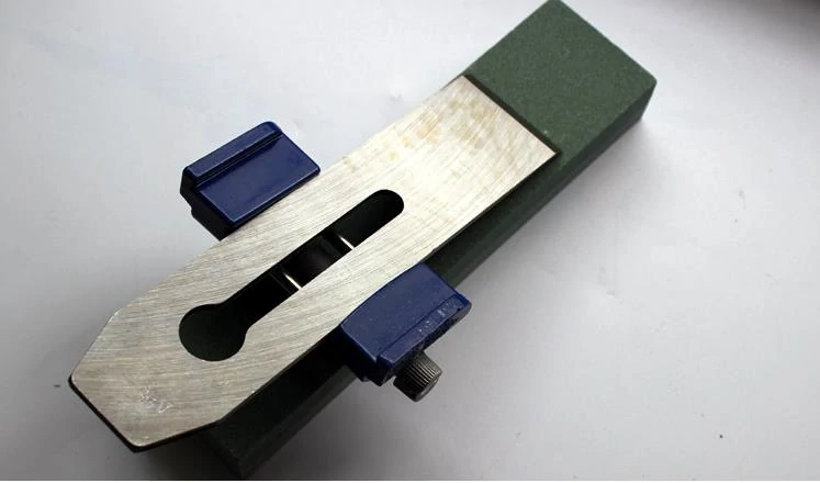 Vodítko na ostrenie dlát