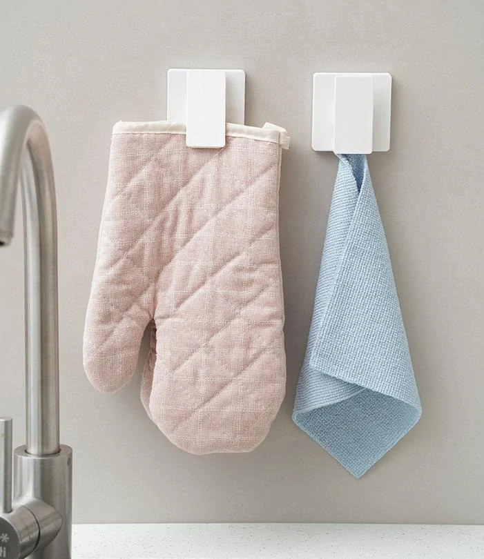 Samolepiaci nástenný držiak na tuby - čierny