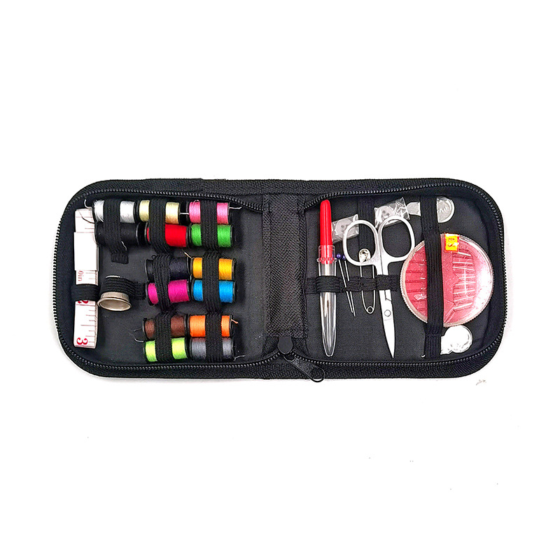 Kompaktná cestovná súprava na šitie