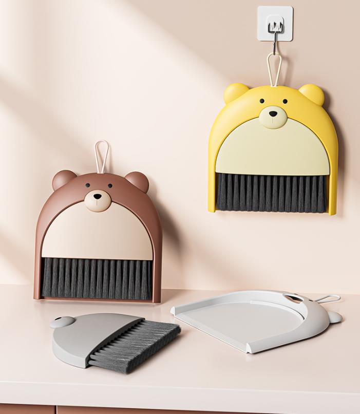 Stolová metlička s lopatkou – roztomilý dizajn medvedíka