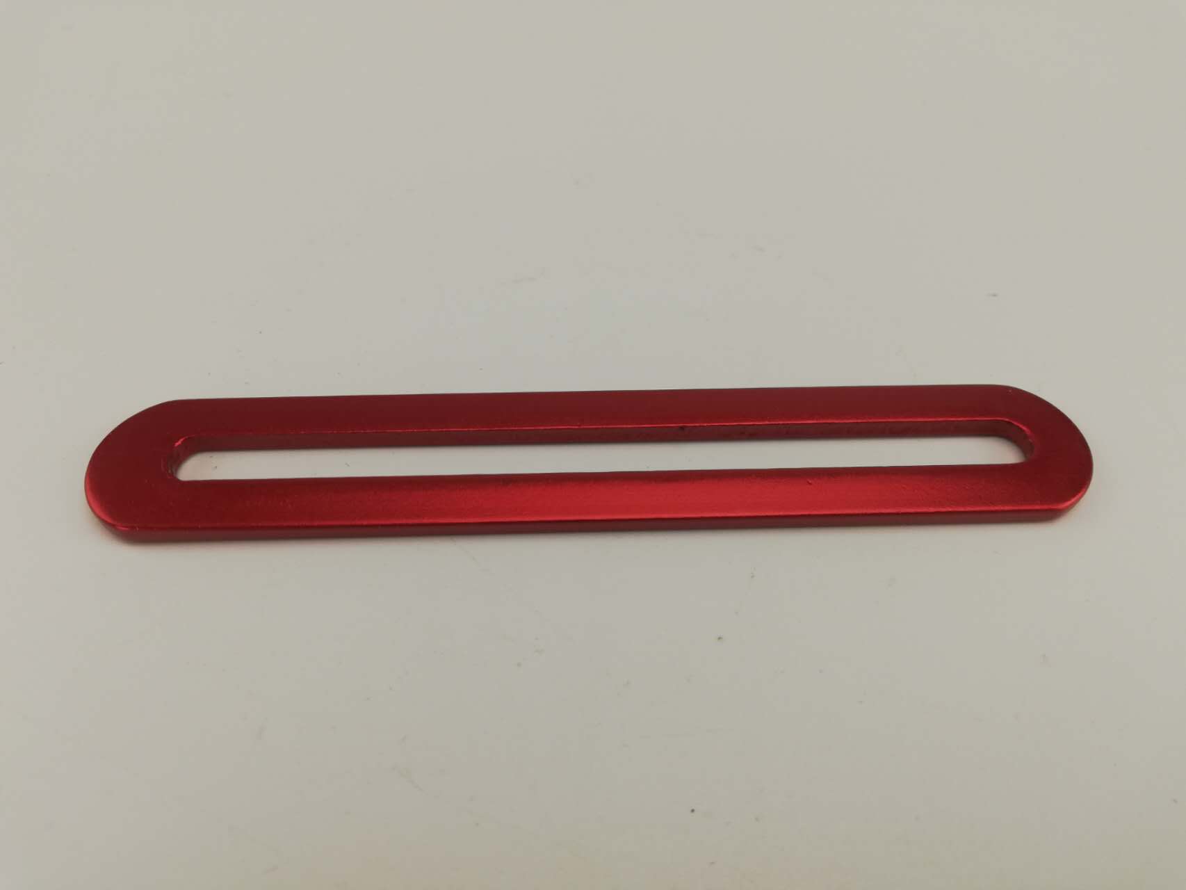 Hliníková montážna spojovacia lišta s pozdĺžnou drážkou 120 mm