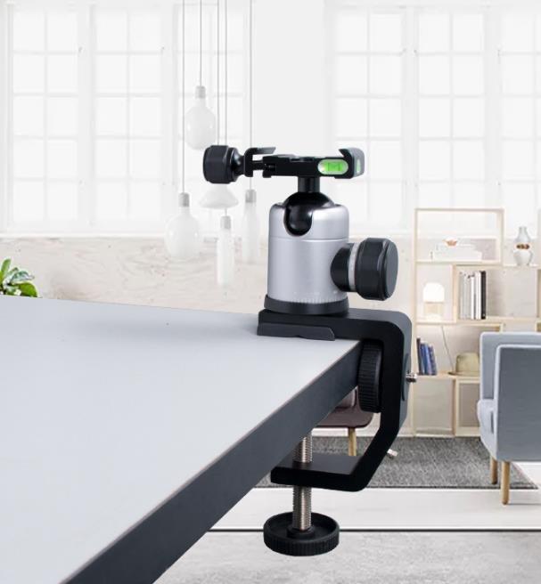 Stolní svěrka se šrouby a závity 1/4" větší