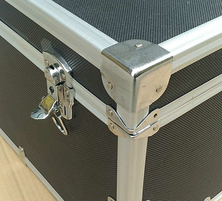 Ochranný roh debny, kufra spodný 40*40mm