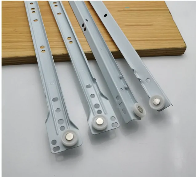 Pojazd na šuplík rolničkový 350 mm biely