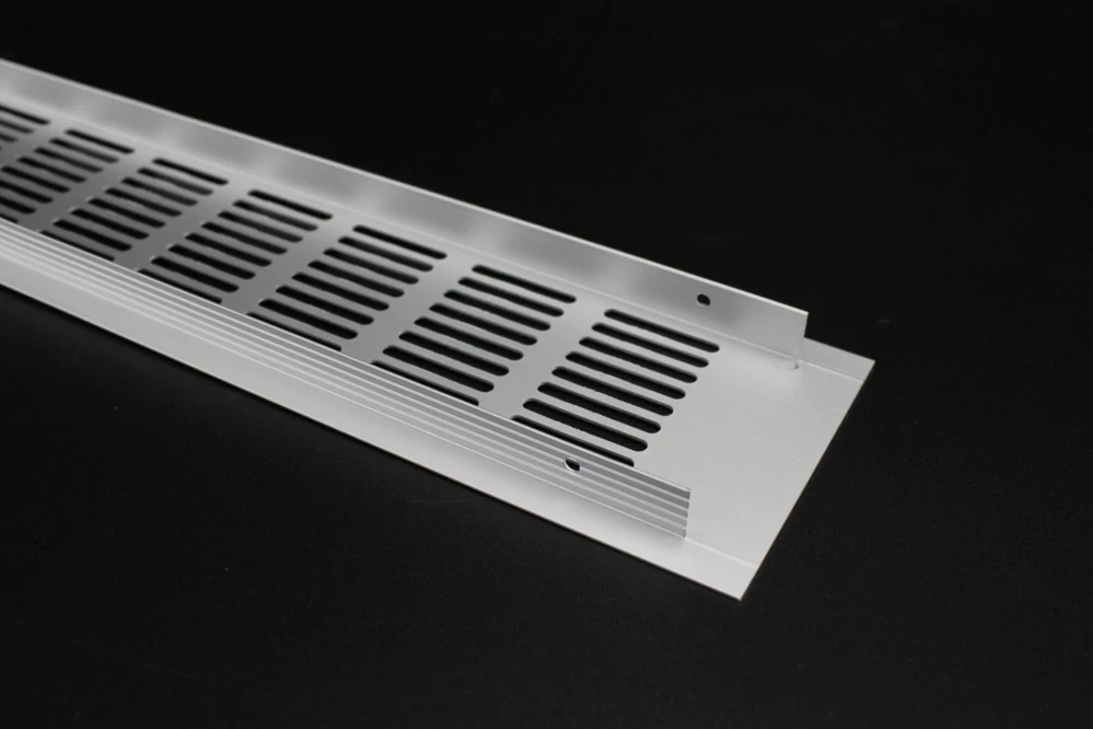 Hliníková vetracia mriežka 300 x 80mm 1ks