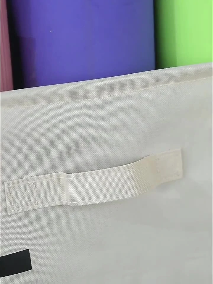 Textilný kôš na bielizeň biely na kolieskach 79l