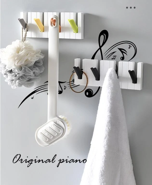 Držiak so štyrmi háčikmi, piano vešiak čierno biely