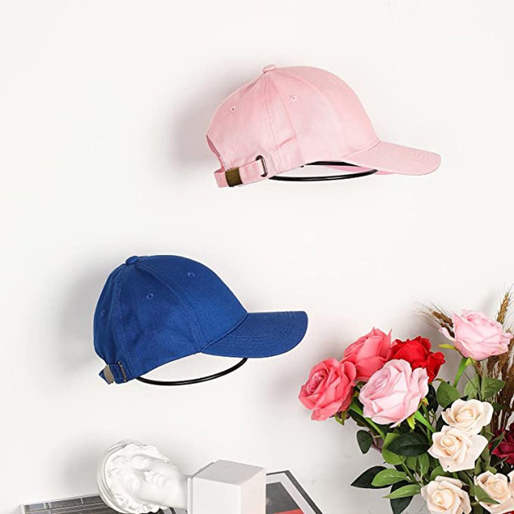 Držiak na loptu na stenu – kovový, čierny (1 ks)