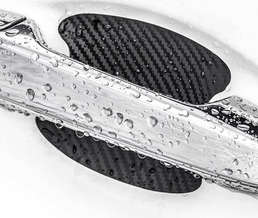 Ochranné samolepky pod kľučky dverí – karbónový design (4 ks)