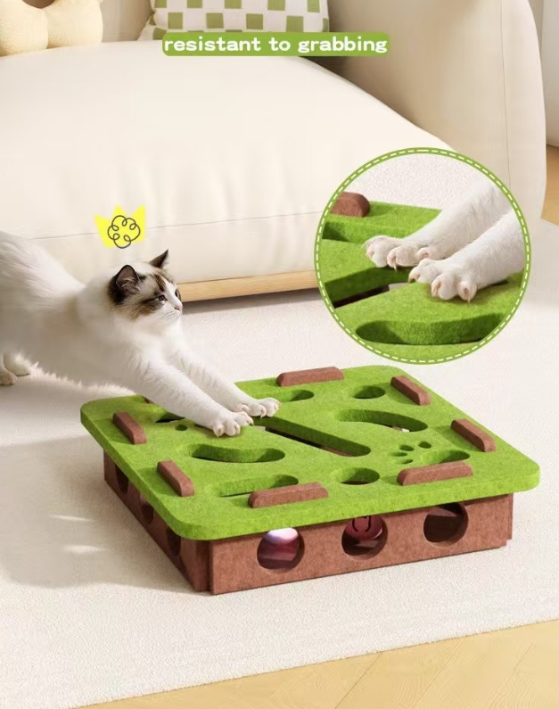 Interaktívna filcová hračka pre mačky s loptičkami, šverec