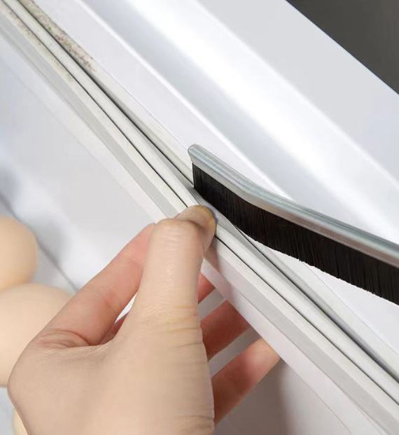 Úzka čistiaca kefa