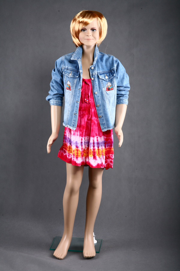 Detská parochňa zlatá, dievča