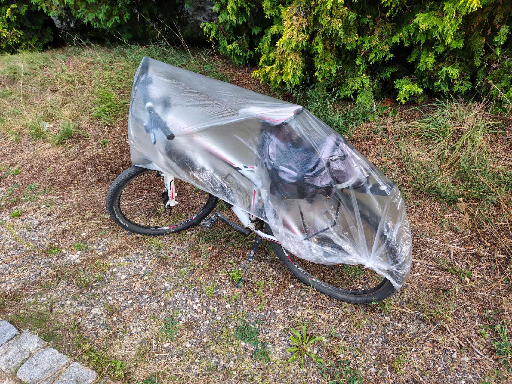 Jednorazový mikroténový obal na bicykel